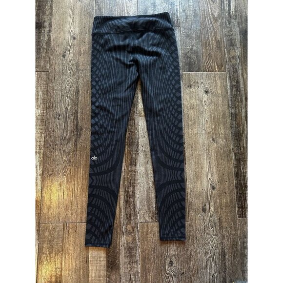 Alo Yoga Airbrush Leggings High Waist Black and Gray Pattern Size Small - Picture 4 of 4